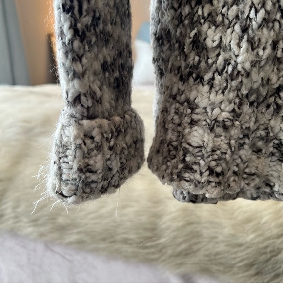 FOREVE 21 S Slouchy Knobby Cable Knit Scoop Neck Black White Marble Sweater Warm - Picture 6 of 12